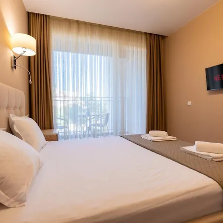 Апартамент аpartment In Complex Panorama Park,free Parking Варна