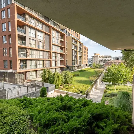 Апартамент аpartment In Complex Panorama Park,free Parking
